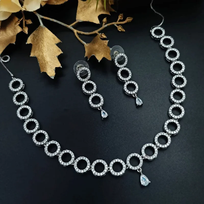 luxury ladies necklace-Aamrapali Silver Plated AD Necklace Set