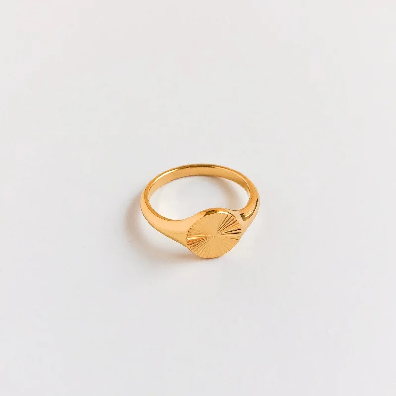 trendy ladies ring-Eileen Ring in Gold