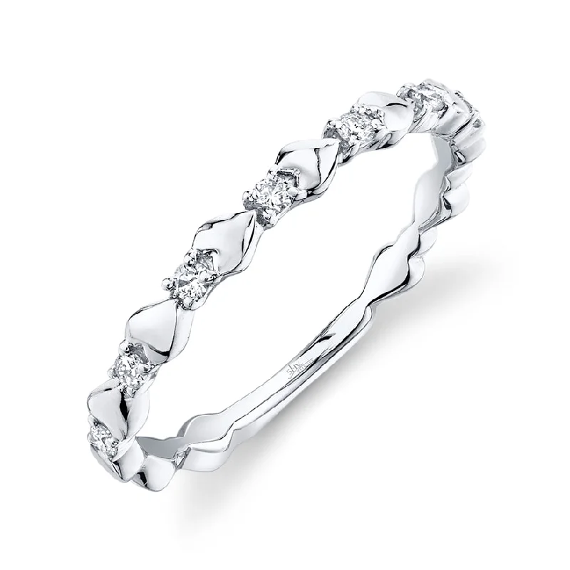 women’s fashion ring-14K White Gold Diamond Lady's Hearts Band